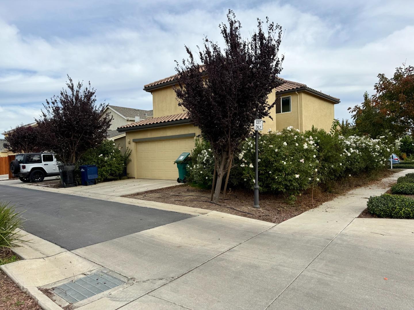 Detail Gallery Image 2 of 4 For 631 Heirloom Pl, King City,  CA 93930 - 3 Beds | 2/1 Baths