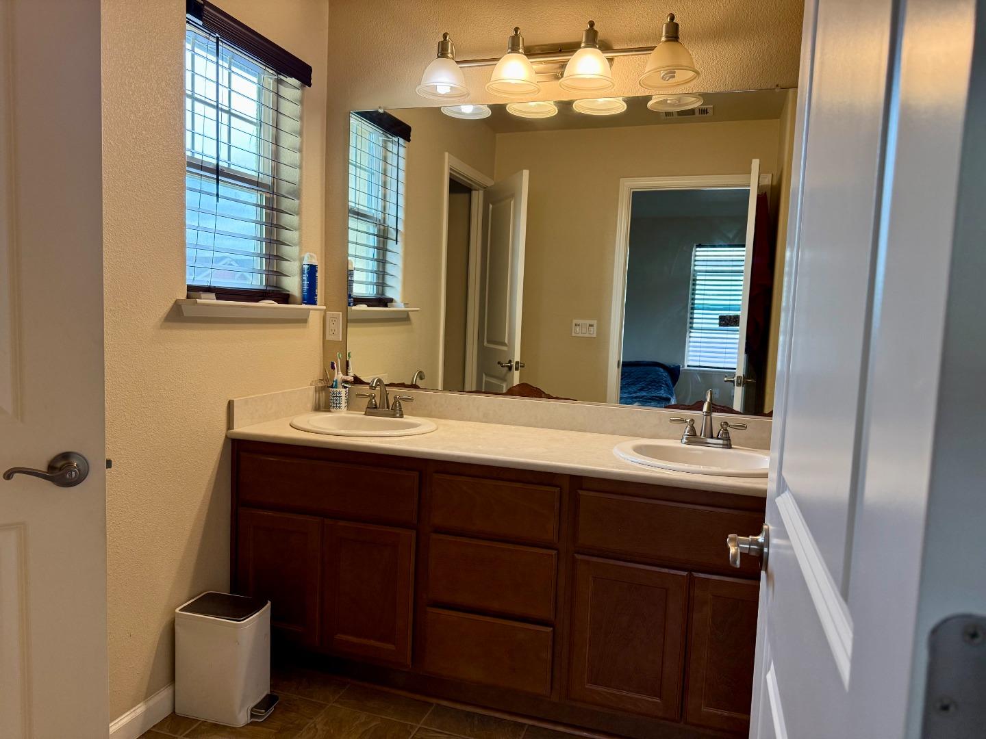 Detail Gallery Image 4 of 4 For 631 Heirloom Pl, King City,  CA 93930 - 3 Beds | 2/1 Baths