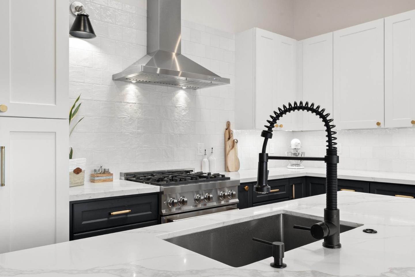 Detail Gallery Image 11 of 33 For 265 Bunker Hl, Aptos,  CA 95003 - 3 Beds | 2 Baths