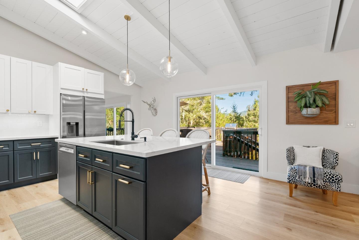 Detail Gallery Image 8 of 33 For 265 Bunker Hl, Aptos,  CA 95003 - 3 Beds | 2 Baths