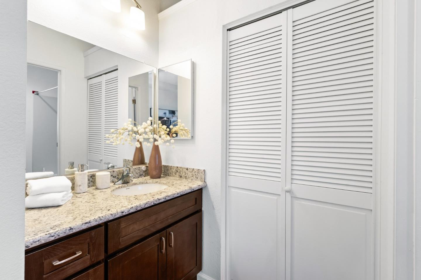 Detail Gallery Image 19 of 33 For 134 Hackamore Ln, Fremont,  CA 94539 - 2 Beds | 2 Baths