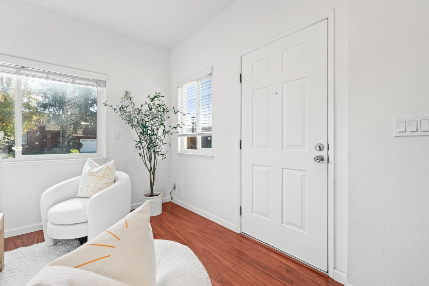 Detail Gallery Image 4 of 33 For 134 Hackamore Ln, Fremont,  CA 94539 - 2 Beds | 2 Baths