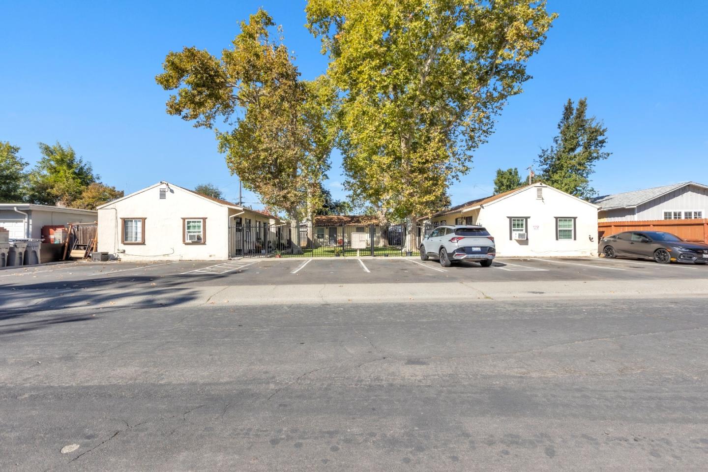 Detail Gallery Image 2 of 11 For 3723 Jasmine St, Sacramento,  CA 95838 - – Beds | – Baths