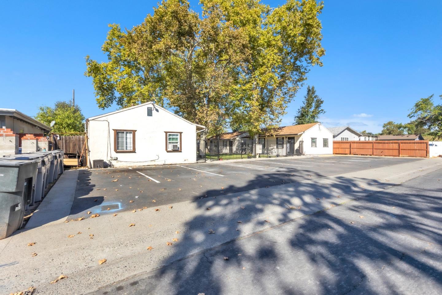 Detail Gallery Image 3 of 11 For 3723 Jasmine St, Sacramento,  CA 95838 - – Beds | – Baths