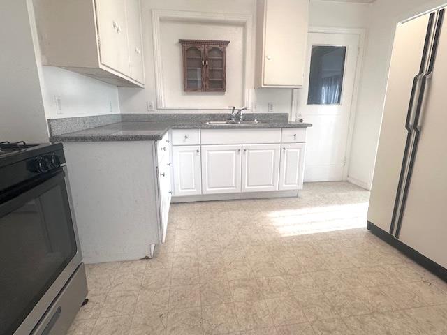 Detail Gallery Image 5 of 12 For 1213 S Claremont St, San Mateo,  CA 94402 - 4 Beds | 2 Baths