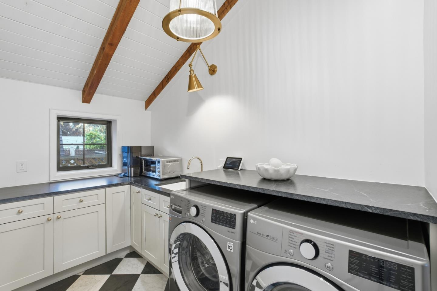 Detail Gallery Image 35 of 62 For 203 Santa Clara Ave, Redwood City,  CA 94061 - 3 Beds | 3 Baths