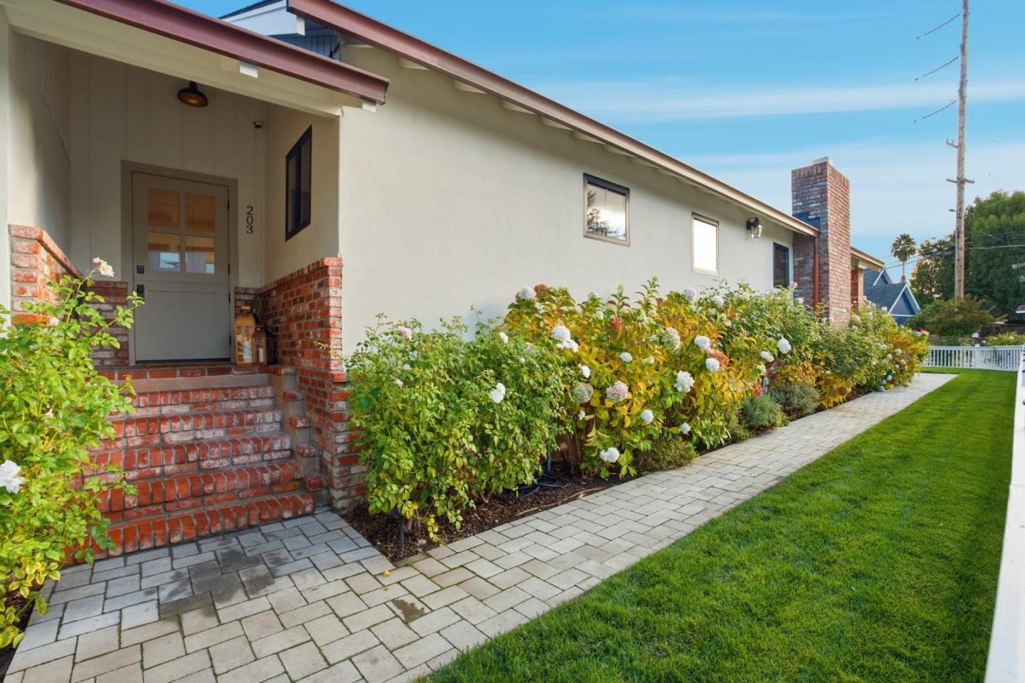 Detail Gallery Image 43 of 62 For 203 Santa Clara Ave, Redwood City,  CA 94061 - 3 Beds | 3 Baths