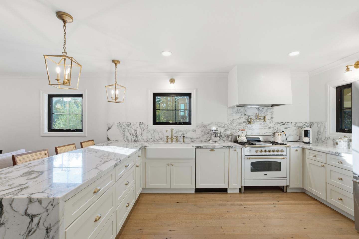 Detail Gallery Image 8 of 62 For 203 Santa Clara Ave, Redwood City,  CA 94061 - 3 Beds | 3 Baths