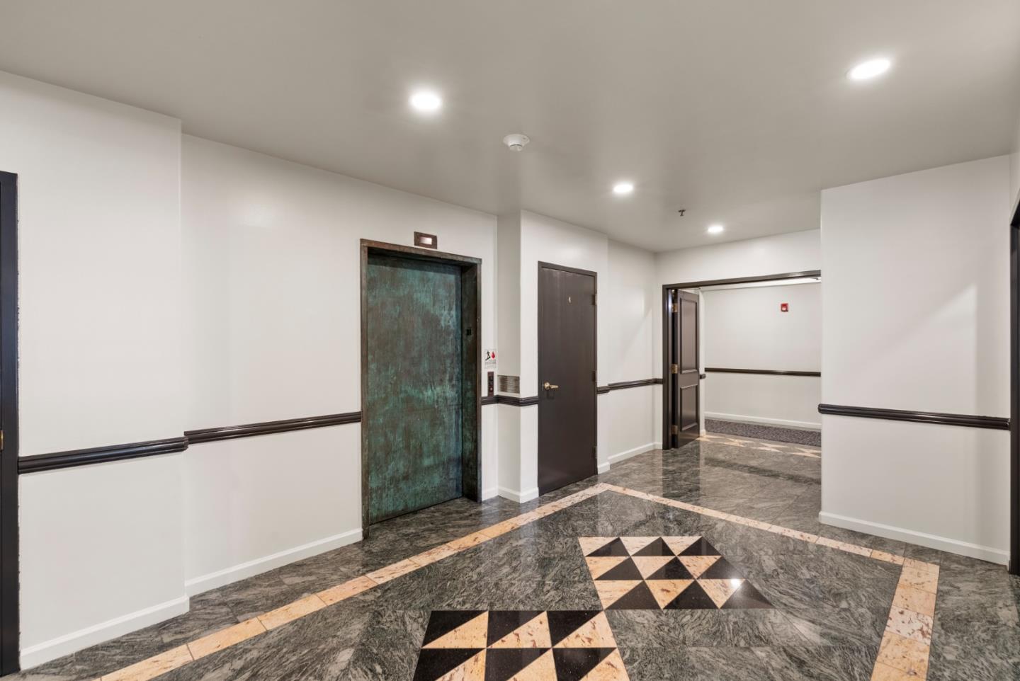 Detail Gallery Image 31 of 51 For 200 Sheridan Ave #305,  Palo Alto,  CA 94306 - 2 Beds | 2 Baths