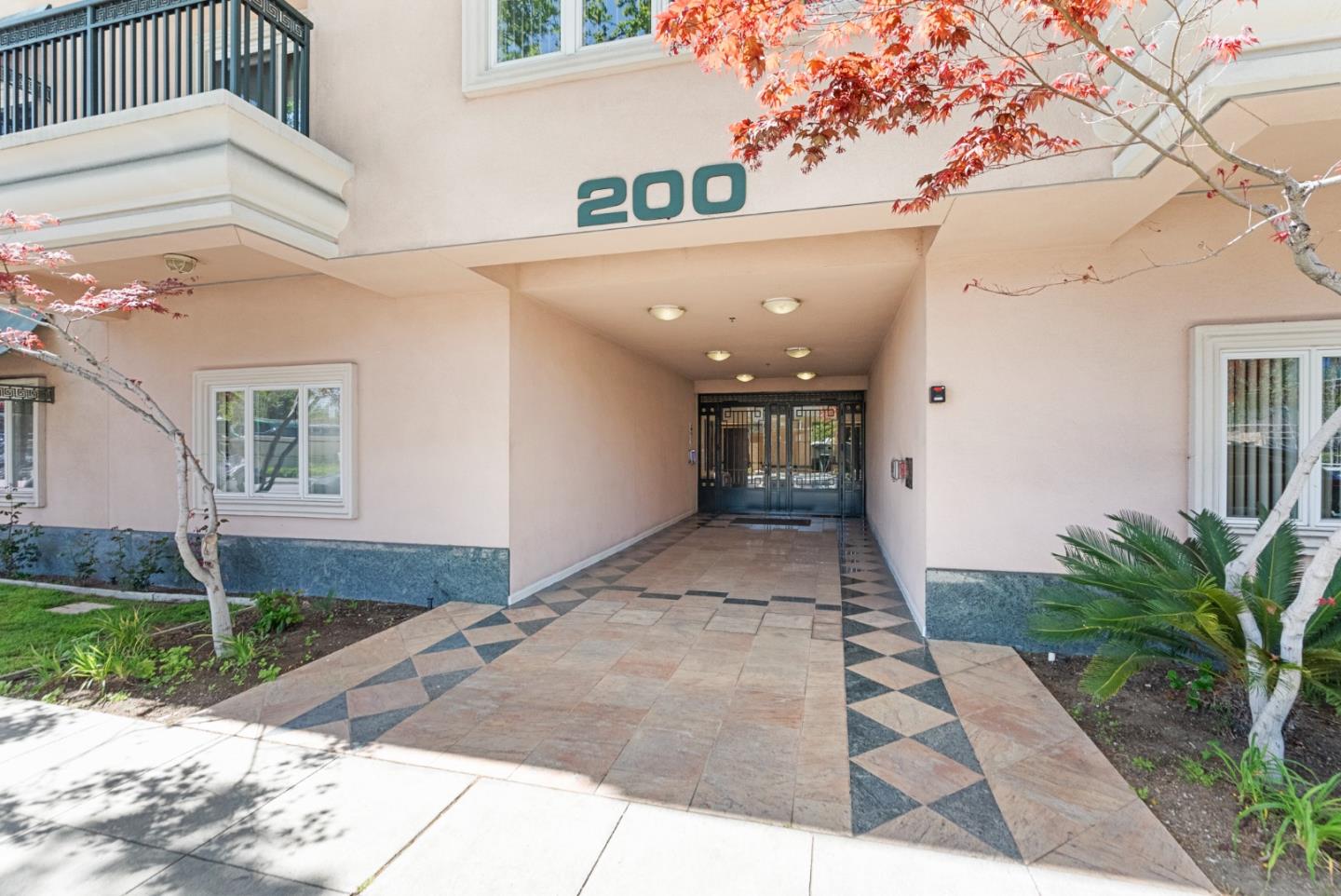 Detail Gallery Image 5 of 51 For 200 Sheridan Ave #305,  Palo Alto,  CA 94306 - 2 Beds | 2 Baths
