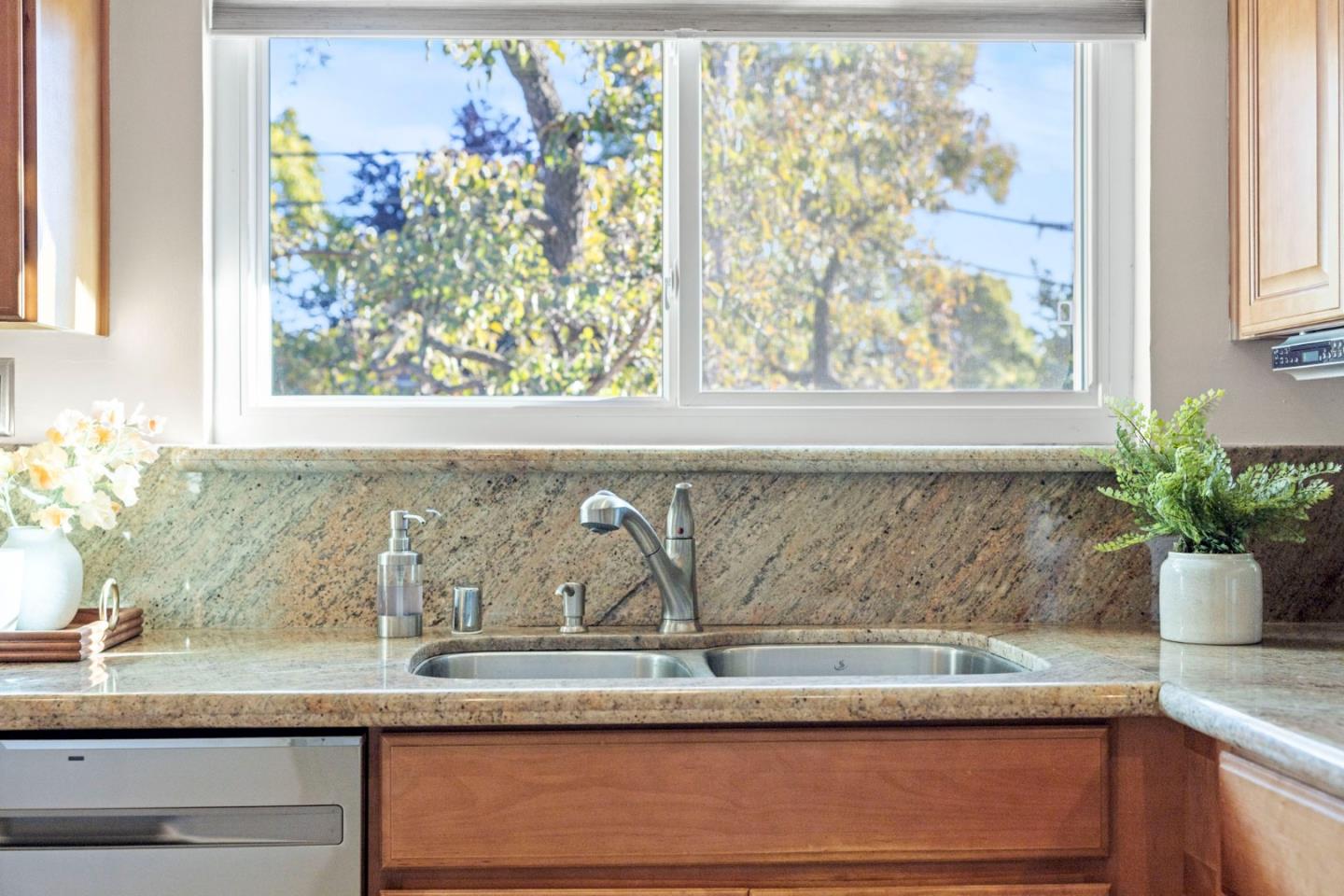 Detail Gallery Image 16 of 48 For 3364 Suncrest Ave, San Jose,  CA 95132 - 3 Beds | 3 Baths