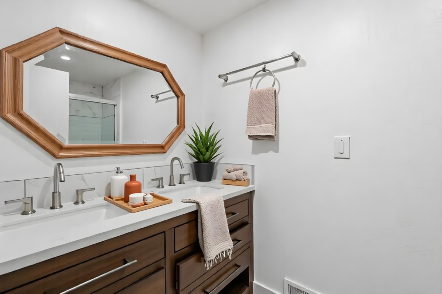 Detail Gallery Image 15 of 38 For 3405 Bellevue Dr, Modesto,  CA 95350 - 4 Beds | 2 Baths