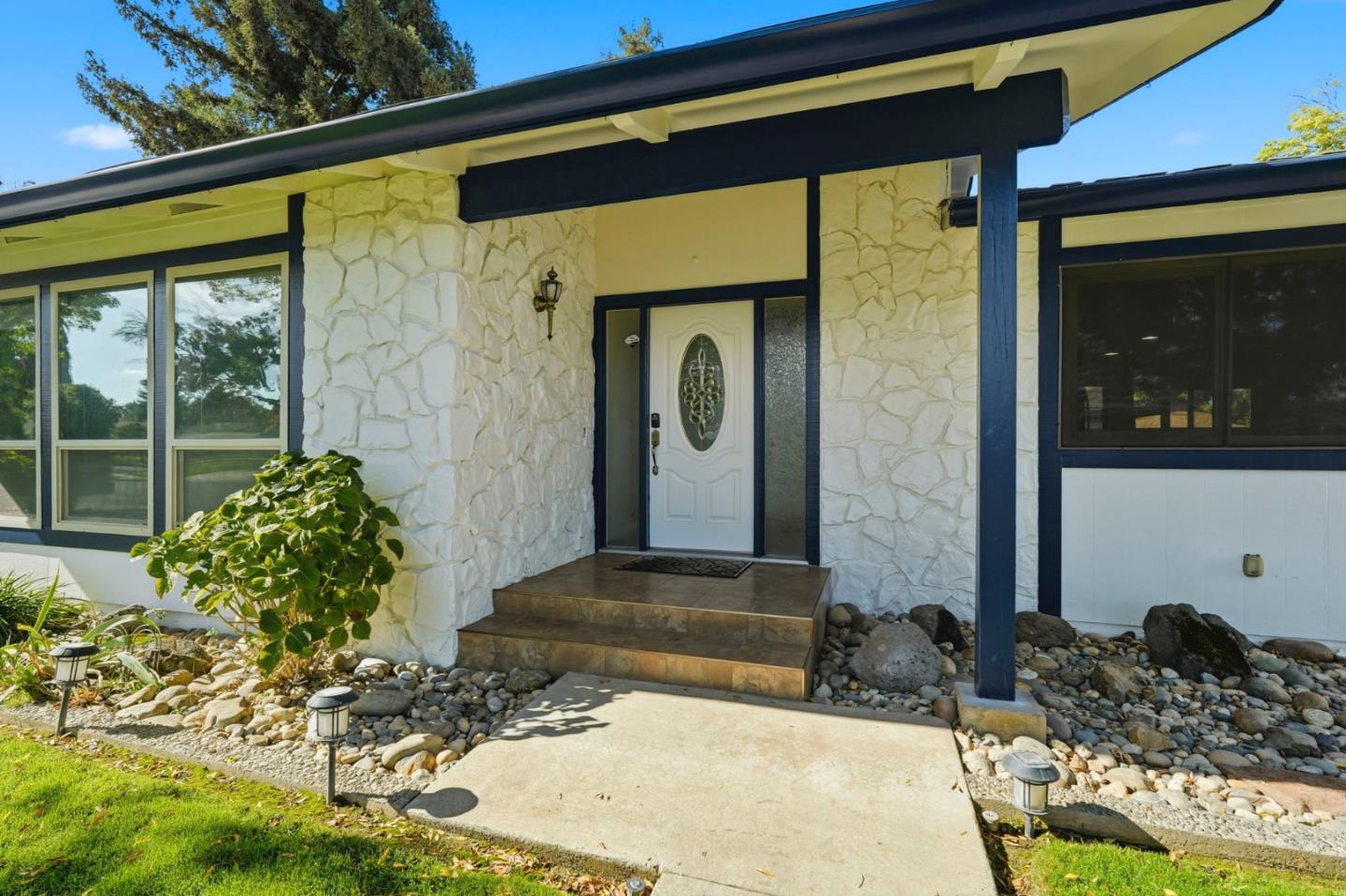 Detail Gallery Image 4 of 38 For 3405 Bellevue Dr, Modesto,  CA 95350 - 4 Beds | 2 Baths