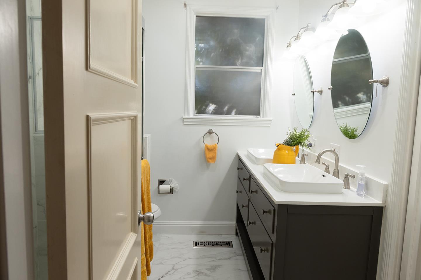 Detail Gallery Image 8 of 34 For 1541 Maple St, San Mateo,  CA 94402 - 2 Beds | 1 Baths