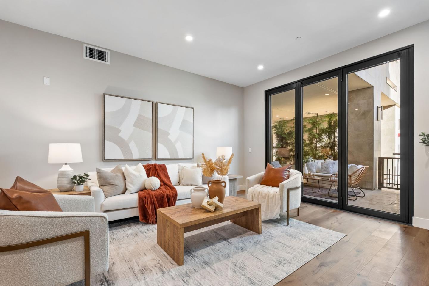 Detail Gallery Image 15 of 53 For 221 Hope St, Mountain View,  CA 94041 - 2 Beds | 2/1 Baths