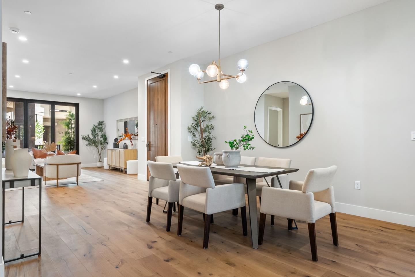 Detail Gallery Image 19 of 53 For 221 Hope St, Mountain View,  CA 94041 - 2 Beds | 2/1 Baths