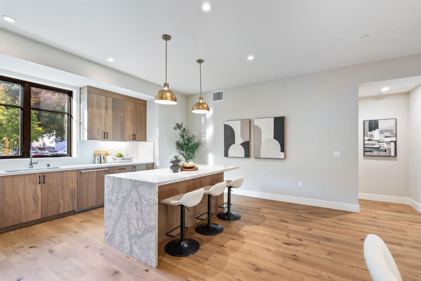 Detail Gallery Image 23 of 53 For 221 Hope St, Mountain View,  CA 94041 - 2 Beds | 2/1 Baths