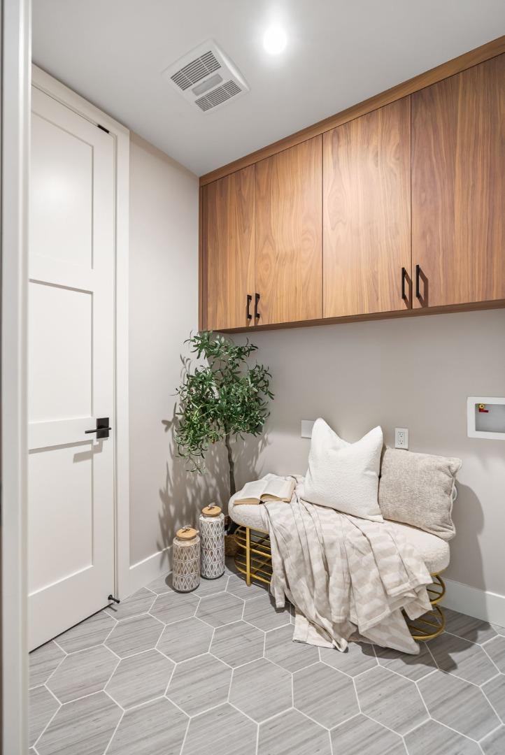 Detail Gallery Image 28 of 53 For 221 Hope St, Mountain View,  CA 94041 - 2 Beds | 2/1 Baths