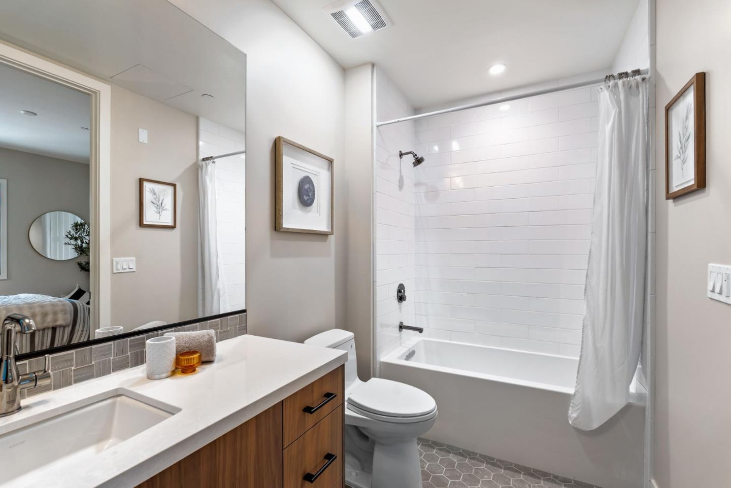 Detail Gallery Image 34 of 53 For 221 Hope St, Mountain View,  CA 94041 - 2 Beds | 2/1 Baths