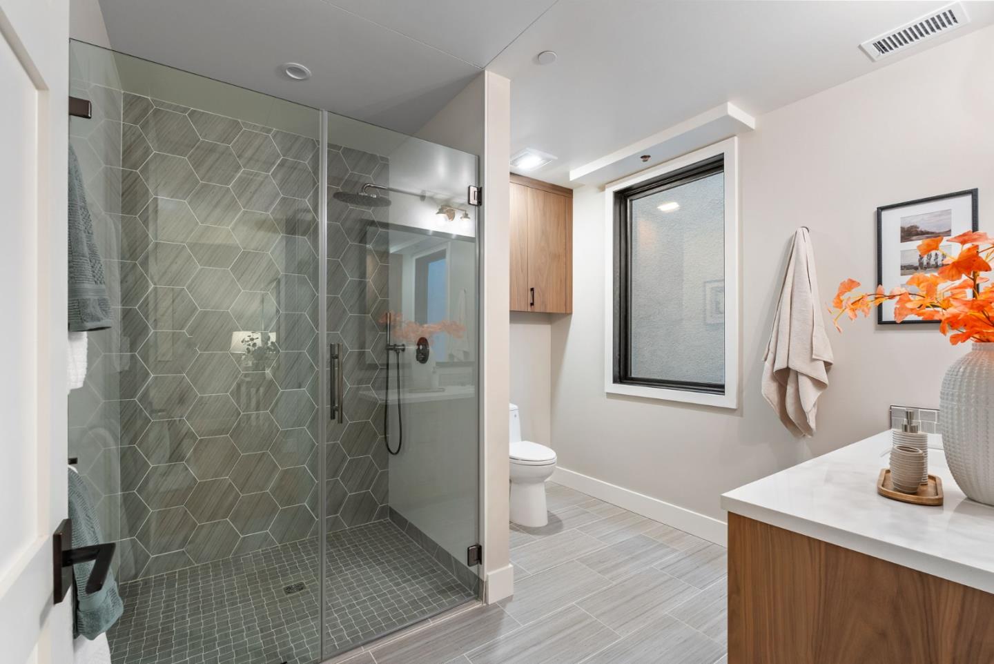 Detail Gallery Image 41 of 53 For 221 Hope St, Mountain View,  CA 94041 - 2 Beds | 2/1 Baths