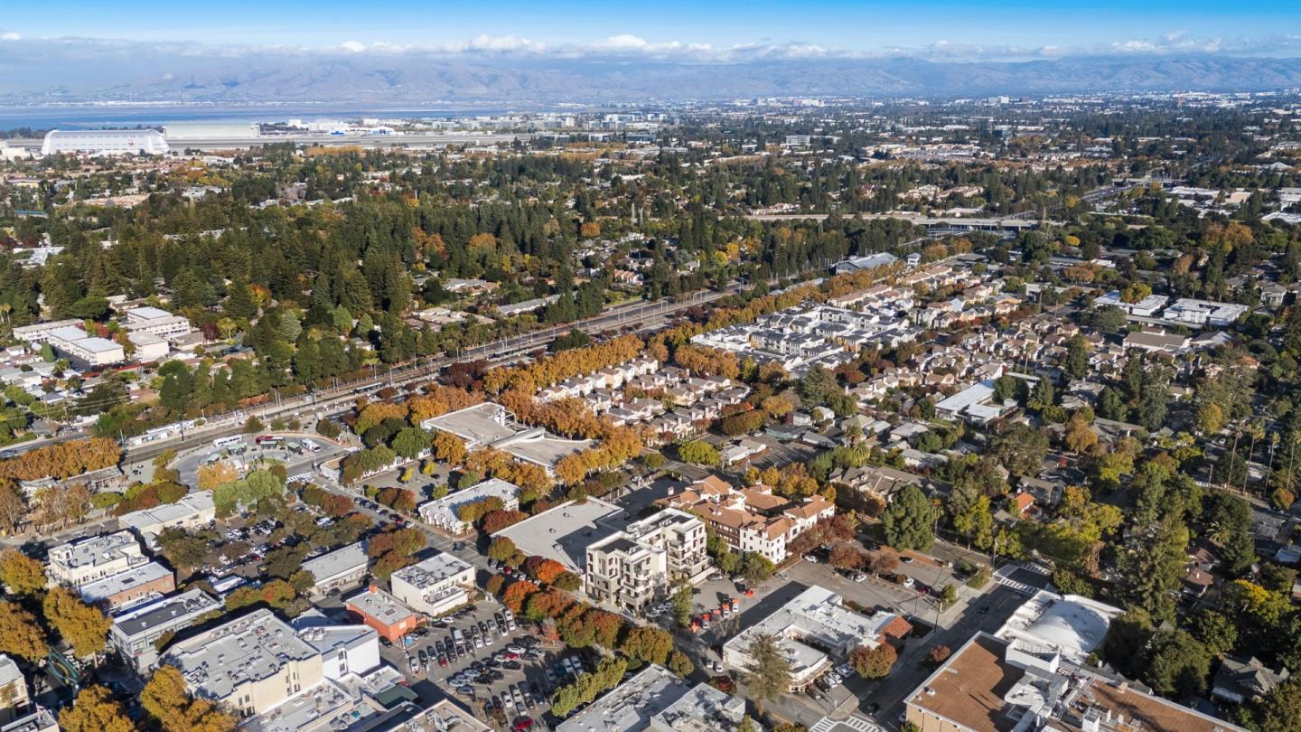Detail Gallery Image 7 of 53 For 221 Hope St, Mountain View,  CA 94041 - 2 Beds | 2/1 Baths