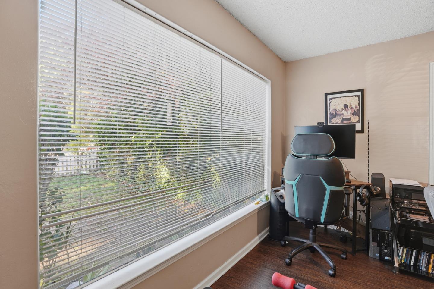 Detail Gallery Image 10 of 34 For 1908 Cooley Ave, East Palo Alto,  CA 94303 - 3 Beds | 1 Baths