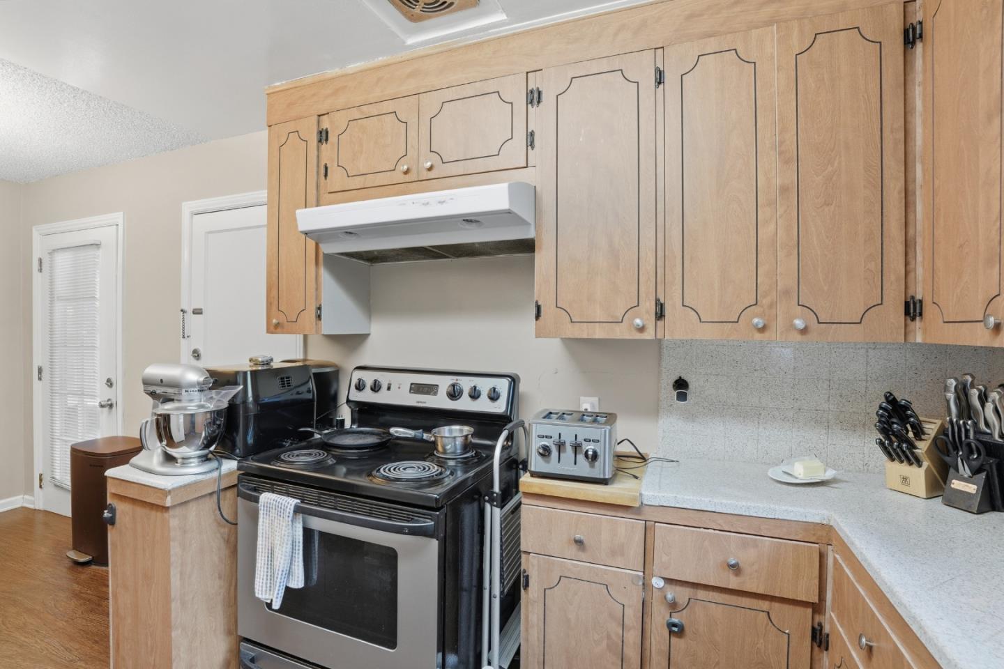 Detail Gallery Image 16 of 34 For 1908 Cooley Ave, East Palo Alto,  CA 94303 - 3 Beds | 1 Baths