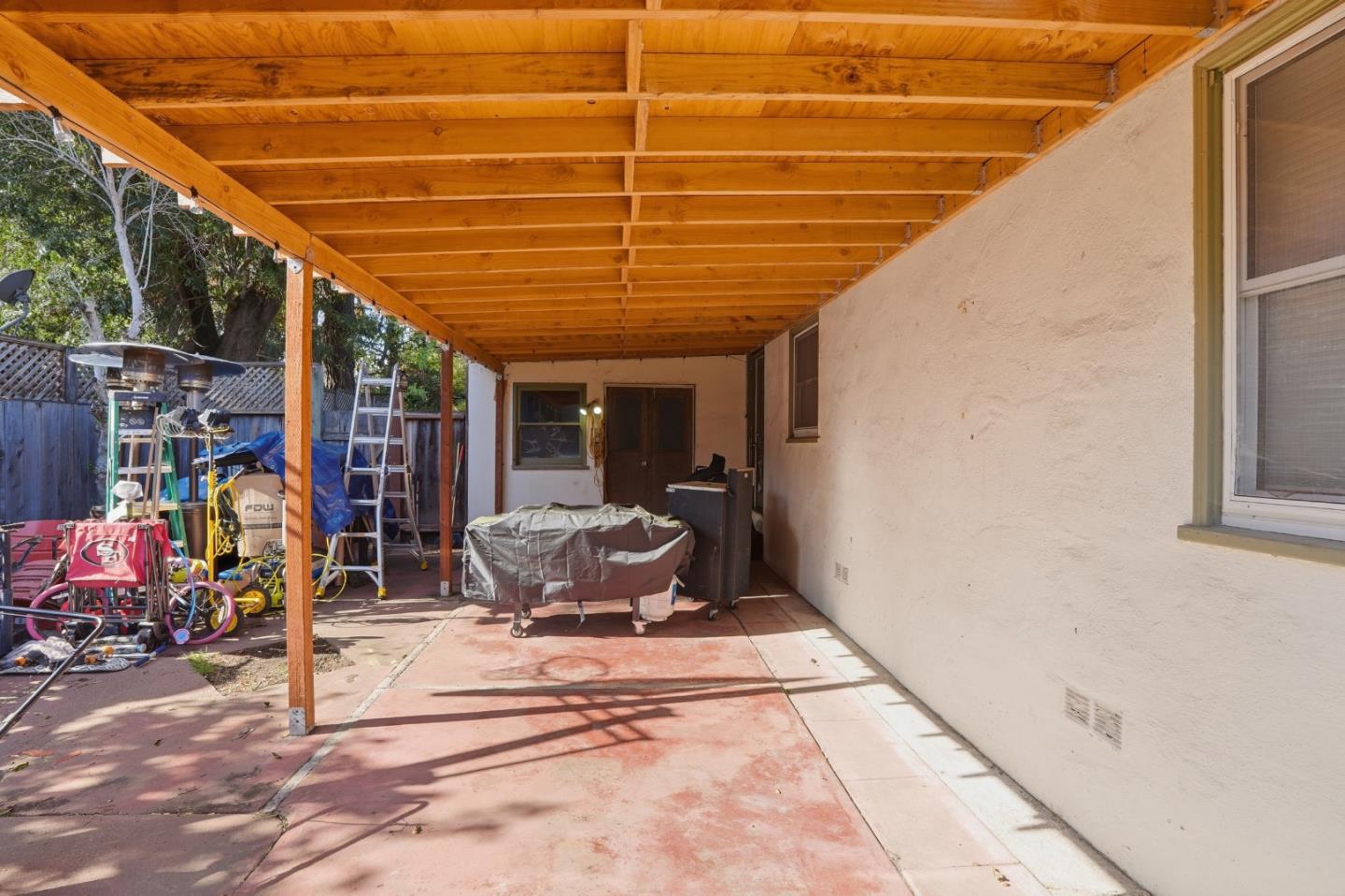 Detail Gallery Image 33 of 34 For 1908 Cooley Ave, East Palo Alto,  CA 94303 - 3 Beds | 1 Baths