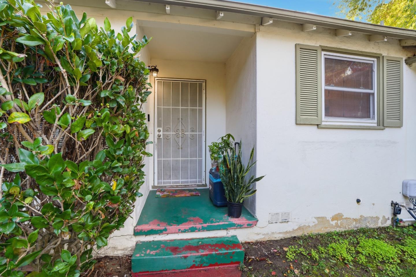 Detail Gallery Image 4 of 34 For 1908 Cooley Ave, East Palo Alto,  CA 94303 - 3 Beds | 1 Baths