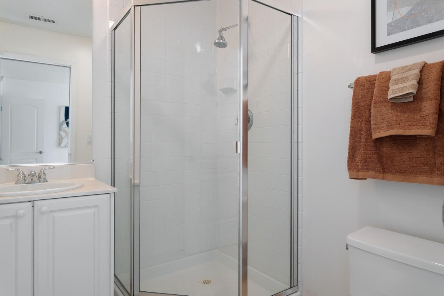 Detail Gallery Image 11 of 14 For 2573 Park Blvd #U204,  Palo Alto,  CA 94306 - 2 Beds | 2/1 Baths