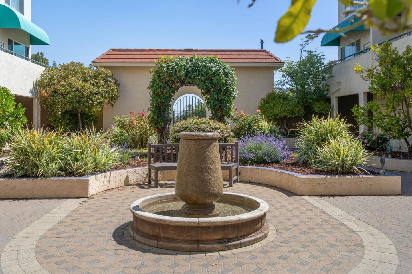 Detail Gallery Image 13 of 14 For 2573 Park Blvd #U204,  Palo Alto,  CA 94306 - 2 Beds | 2/1 Baths