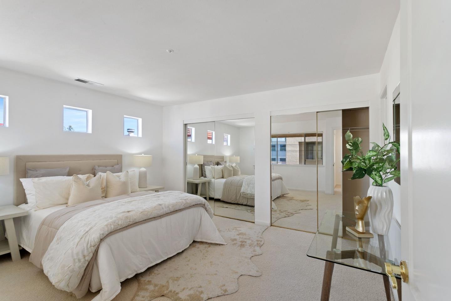 Detail Gallery Image 5 of 14 For 2573 Park Blvd #U204,  Palo Alto,  CA 94306 - 2 Beds | 2/1 Baths