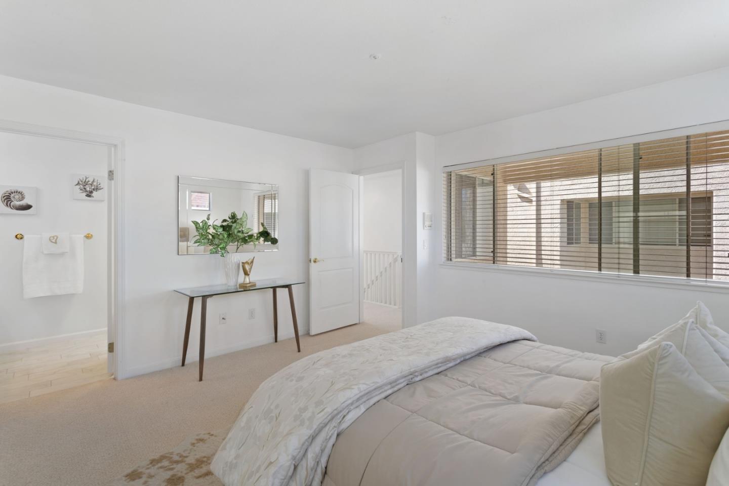 Detail Gallery Image 6 of 14 For 2573 Park Blvd #U204,  Palo Alto,  CA 94306 - 2 Beds | 2/1 Baths