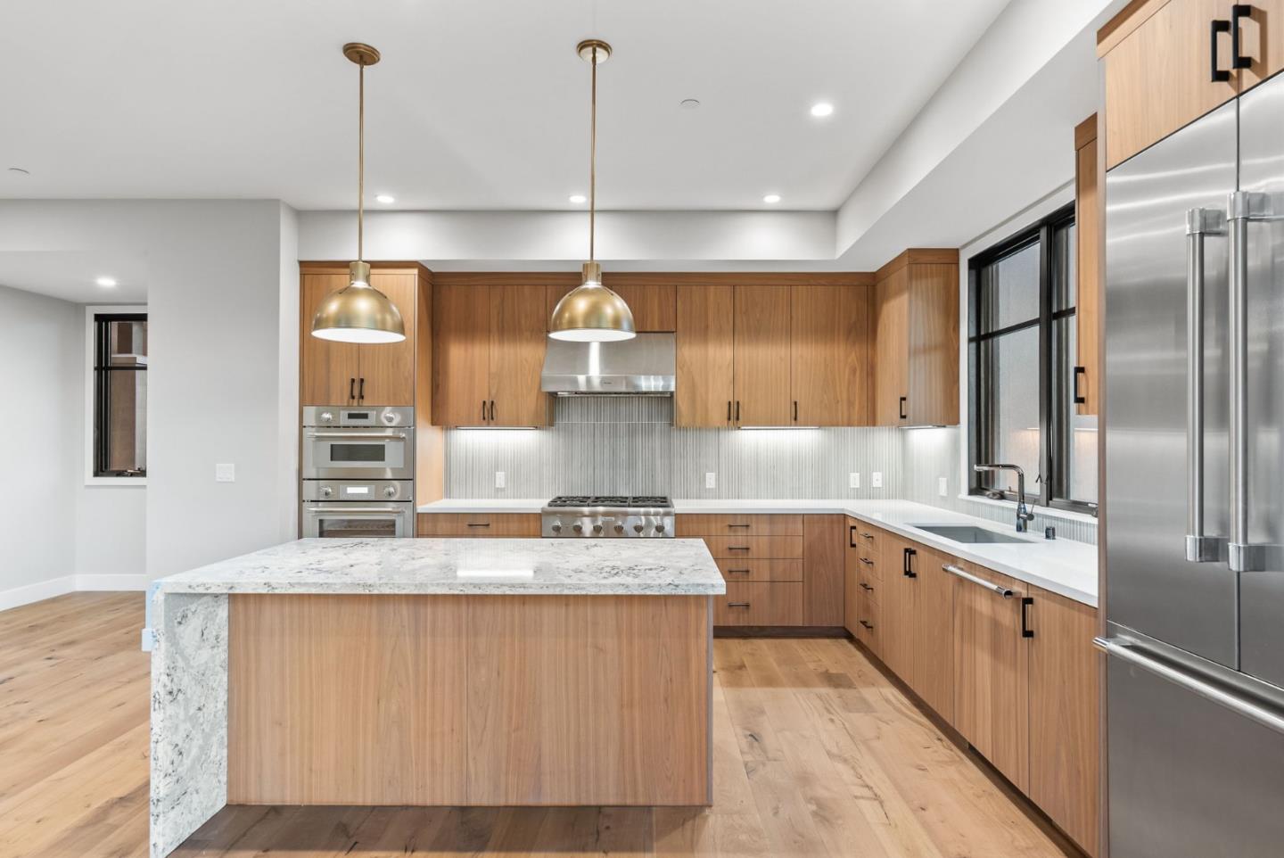 Detail Gallery Image 15 of 42 For 231 Hope St, Mountain View,  CA 94041 - 3 Beds | 3/1 Baths