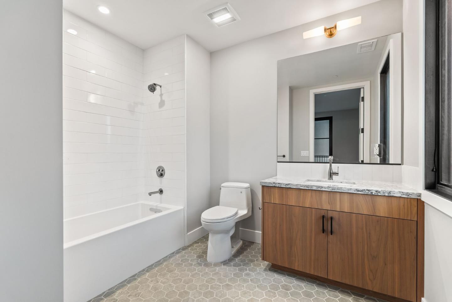 Detail Gallery Image 26 of 42 For 231 Hope St, Mountain View,  CA 94041 - 3 Beds | 3/1 Baths