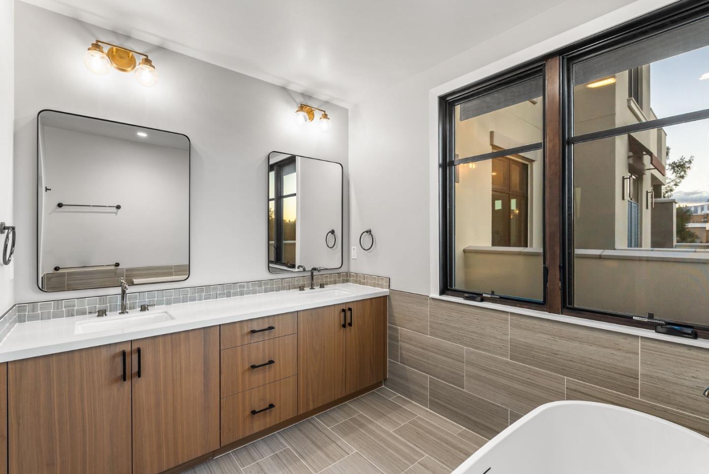 Detail Gallery Image 33 of 42 For 231 Hope St, Mountain View,  CA 94041 - 3 Beds | 3/1 Baths