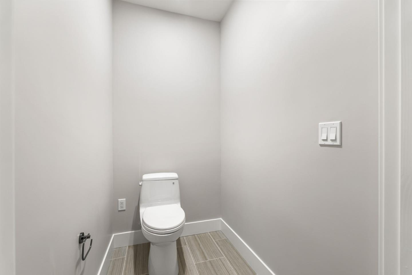 Detail Gallery Image 35 of 42 For 231 Hope St, Mountain View,  CA 94041 - 3 Beds | 3/1 Baths