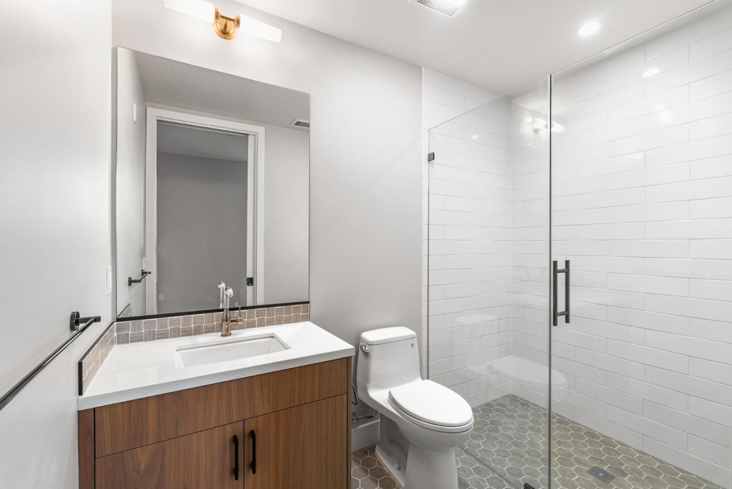 Detail Gallery Image 38 of 42 For 231 Hope St, Mountain View,  CA 94041 - 3 Beds | 3/1 Baths