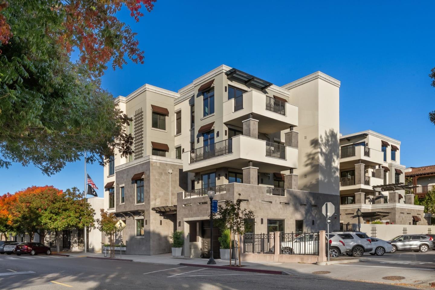 Detail Gallery Image 5 of 42 For 231 Hope St, Mountain View,  CA 94041 - 3 Beds | 3/1 Baths