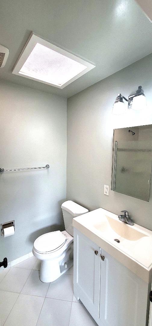 Detail Gallery Image 10 of 25 For 211 Primrose Dr, Salinas,  CA 93906 - 4 Beds | 3 Baths