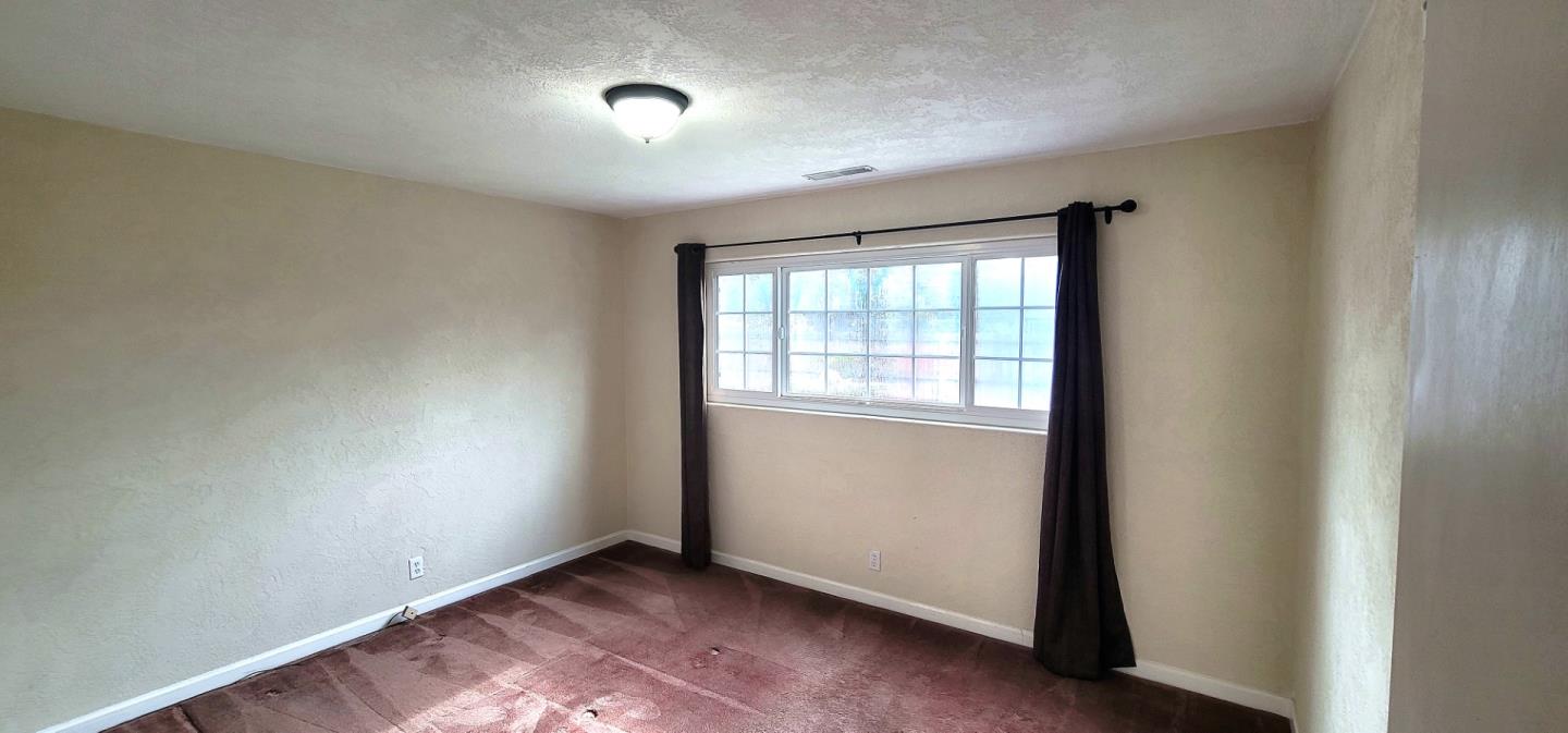 Detail Gallery Image 12 of 25 For 211 Primrose Dr, Salinas,  CA 93906 - 4 Beds | 3 Baths