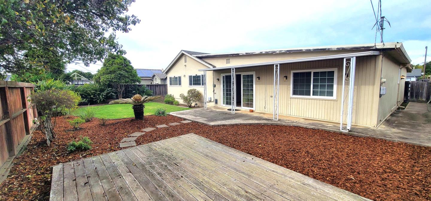 Detail Gallery Image 18 of 25 For 211 Primrose Dr, Salinas,  CA 93906 - 4 Beds | 3 Baths