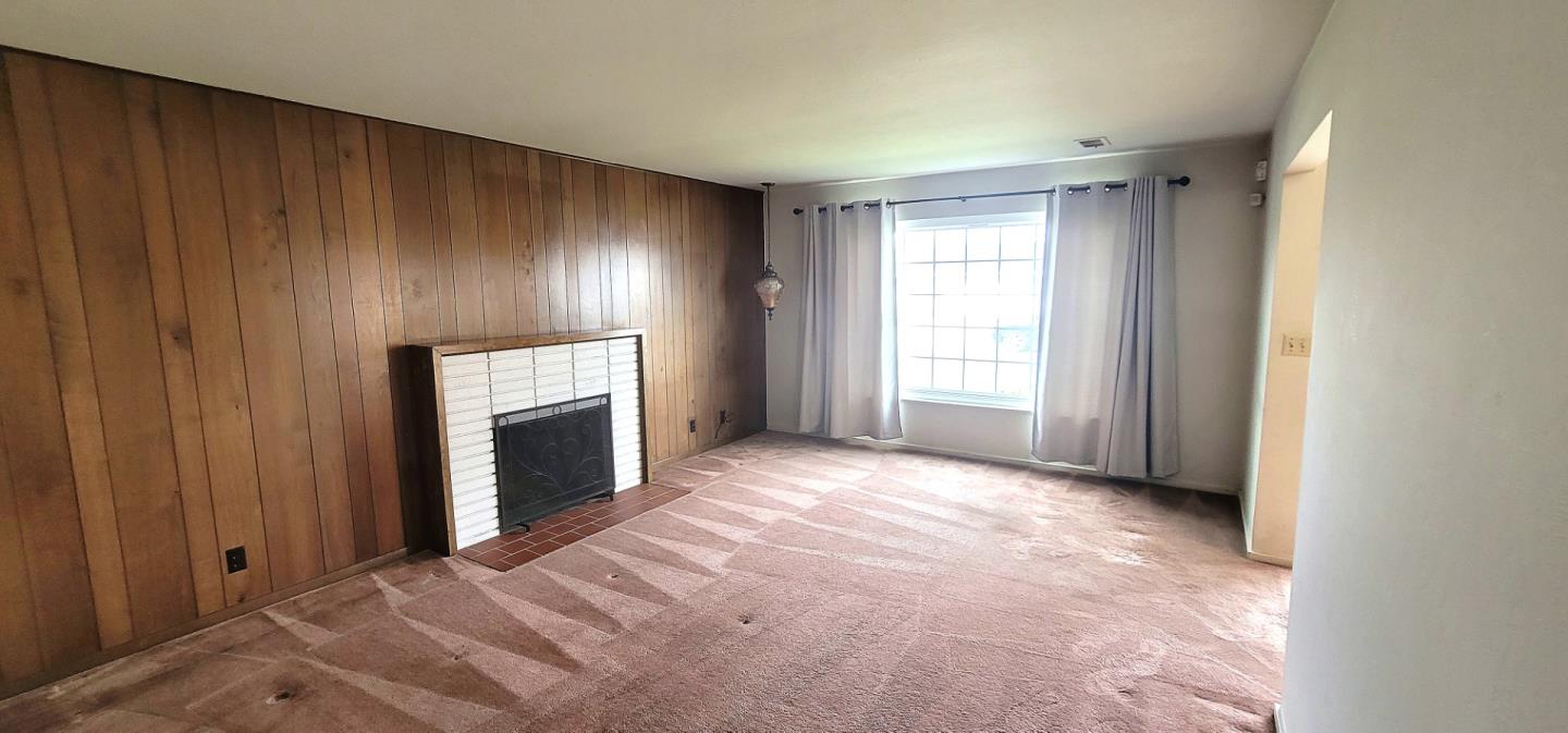 Detail Gallery Image 6 of 25 For 211 Primrose Dr, Salinas,  CA 93906 - 4 Beds | 3 Baths