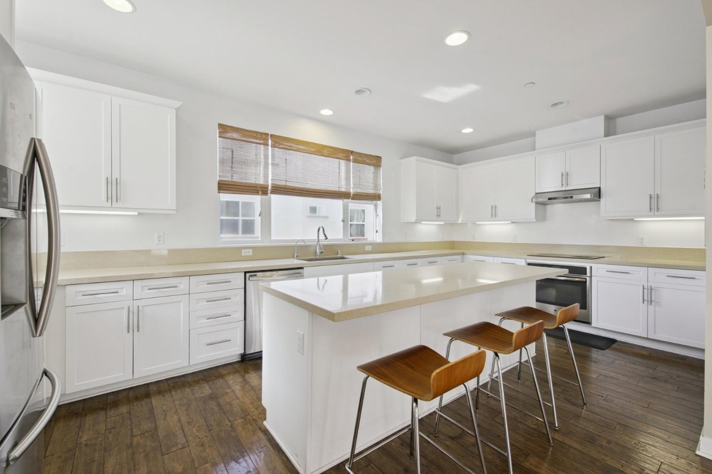 Detail Gallery Image 11 of 19 For 9212 Joshua Way, Downey,  CA 90240 - 4 Beds | 3/1 Baths