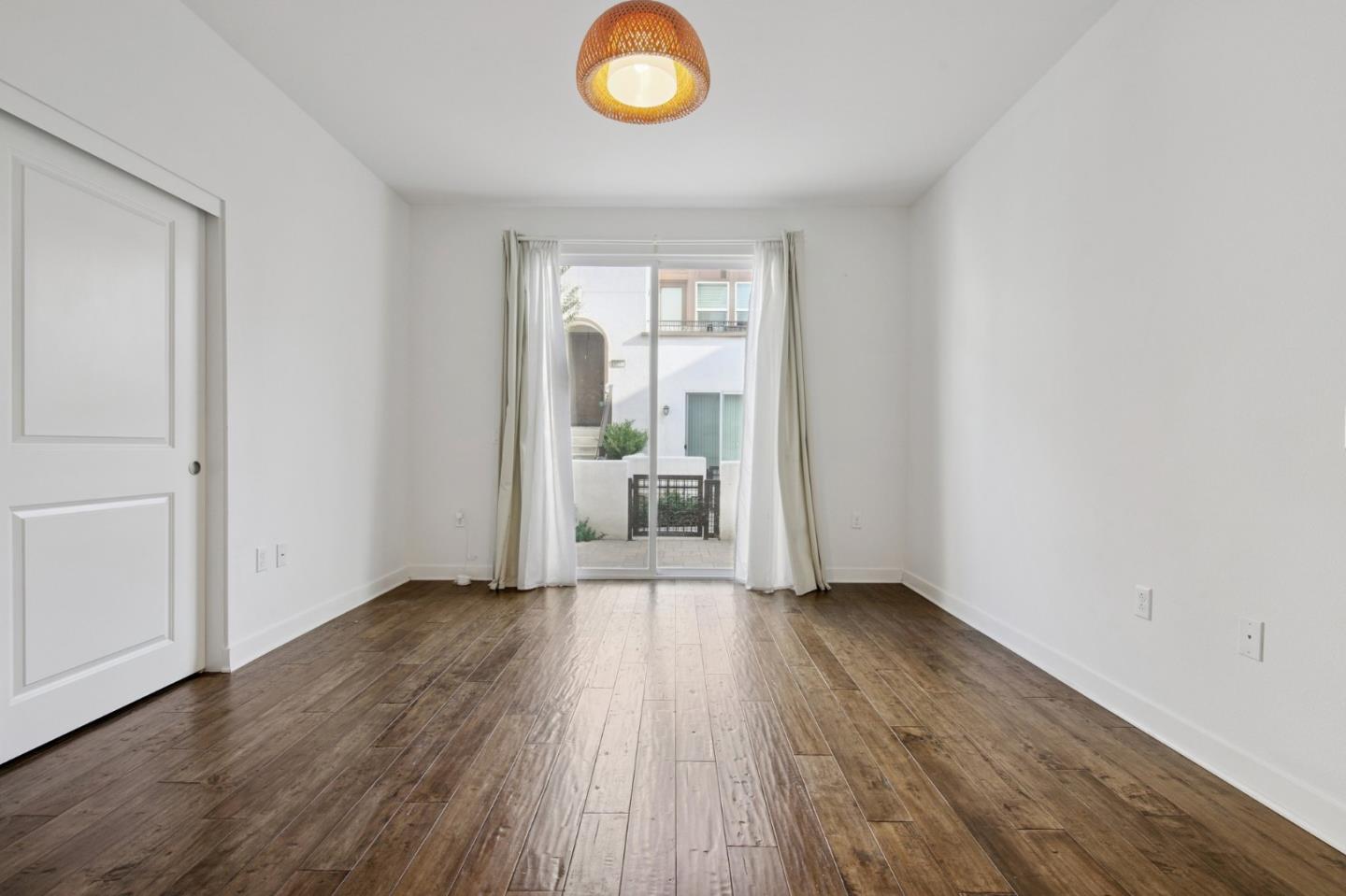 Detail Gallery Image 13 of 19 For 9212 Joshua Way, Downey,  CA 90240 - 4 Beds | 3/1 Baths