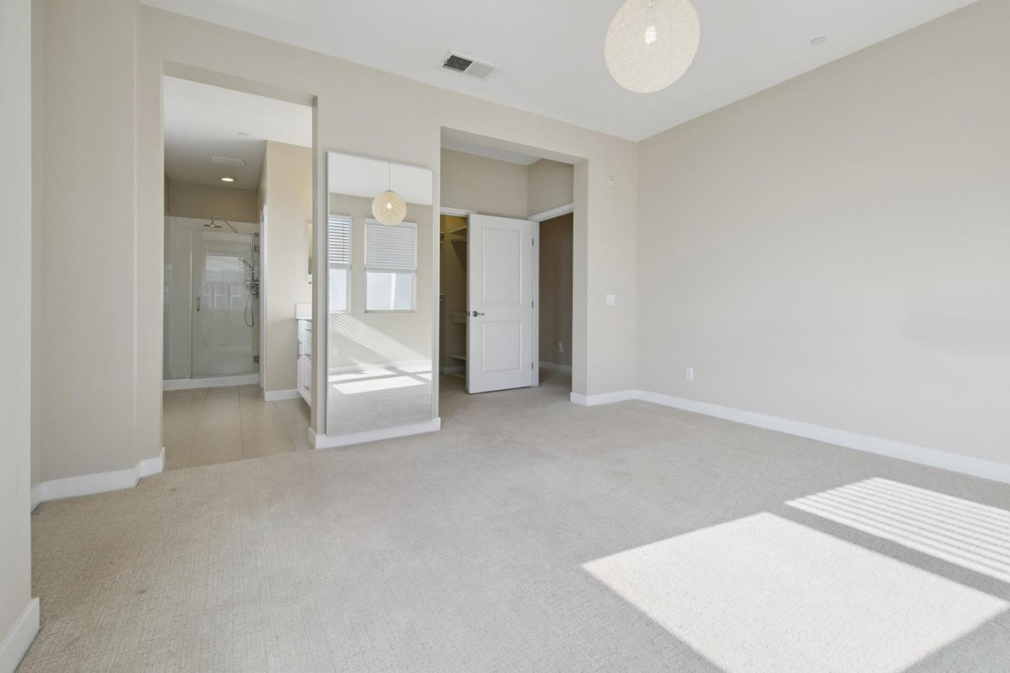 Detail Gallery Image 3 of 19 For 9212 Joshua Way, Downey,  CA 90240 - 4 Beds | 3/1 Baths