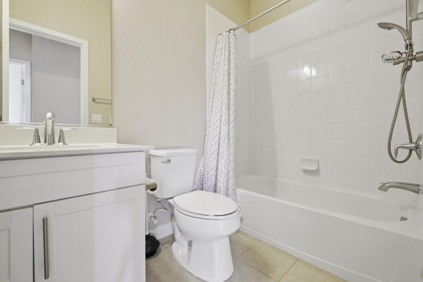 Detail Gallery Image 7 of 19 For 9212 Joshua Way, Downey,  CA 90240 - 4 Beds | 3/1 Baths