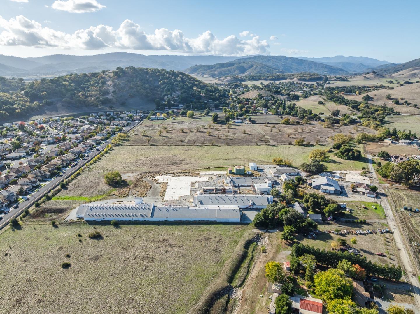 Detail Gallery Image 5 of 15 For 1180 Day Rd, Gilroy,  CA 95020 - – Beds | – Baths