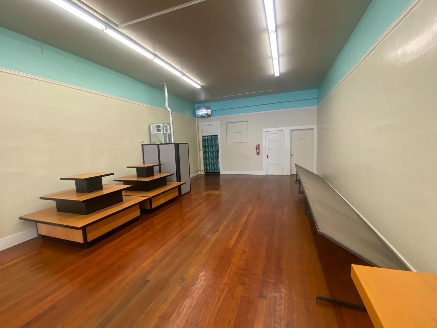 Detail Gallery Image 4 of 5 For 7483 Monterey St, Gilroy,  CA 95020 - – Beds | – Baths