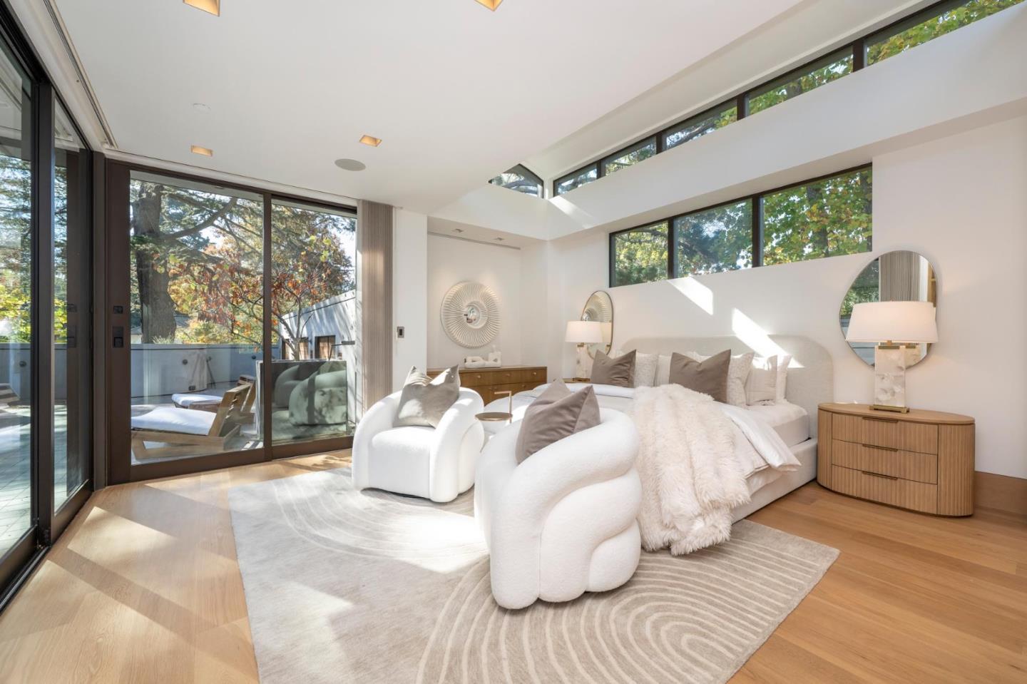 Detail Gallery Image 11 of 26 For 94 Yale Rd, Menlo Park,  CA 94025 - 4 Beds | 4/2 Baths